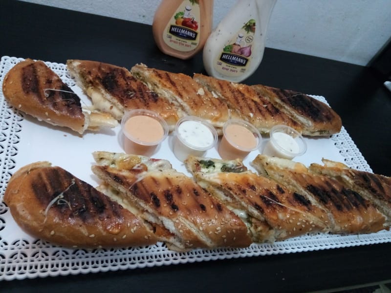 טוסט חלבי או בשרי