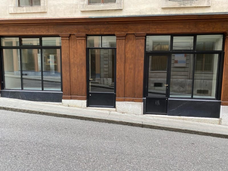 NOUVELLE COLLABORATION  NOUVELLE GALERIE