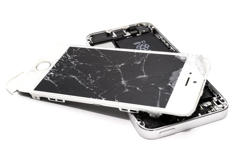 5 Benefits of Cracked Screen Repair Services