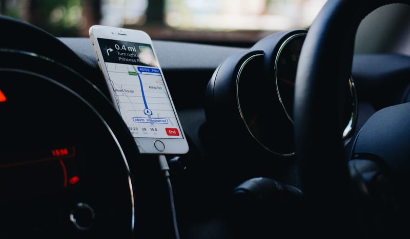 5 Benefits of Using a Car Tracking Device in Singapore