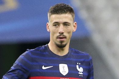 نابولي عينه على برشلونة