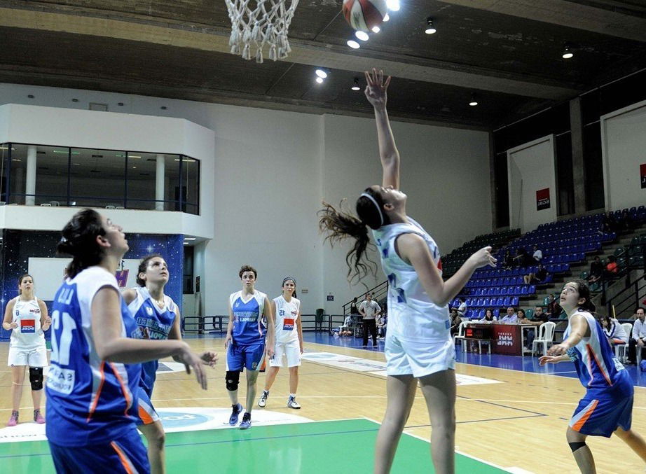 الرياضي يكتسح "الشياح" وبيروت فيرست يستمر بصدارة بطولة السيدات في ختام المرحلة الثانية عشرة