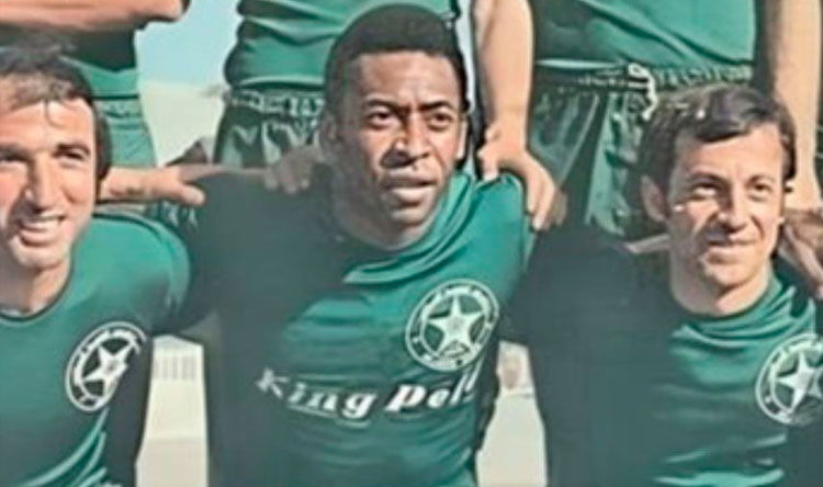 قبل الحرب الأهلية بأسبوع

بيليه بقميص النجمة