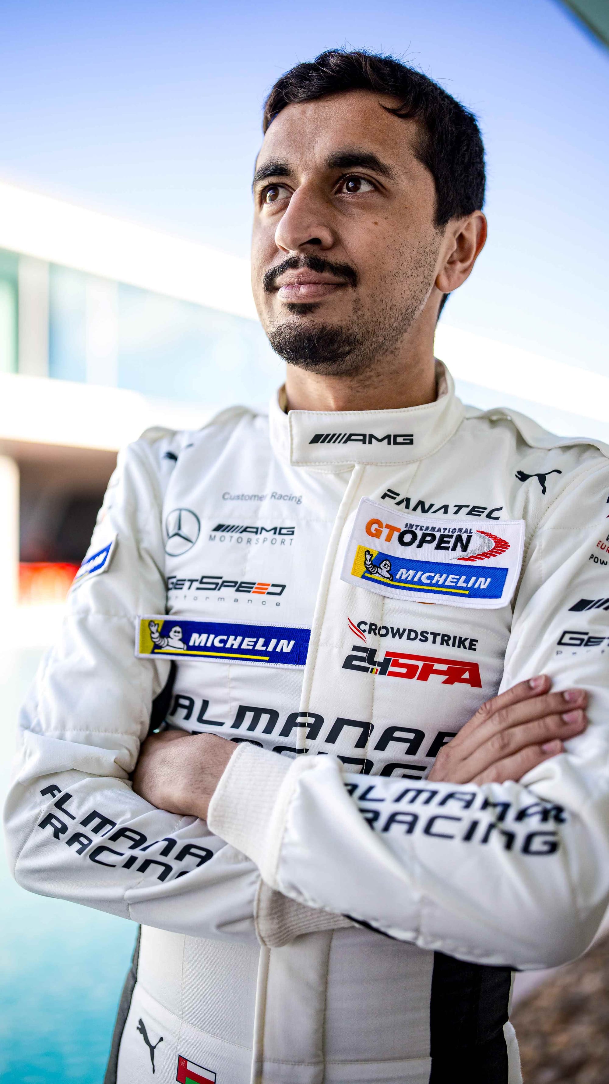 البطل العُماني الفيصل الزُبير يتجهّز
لخوض الجولة الثالثة من سلسلة جي تي المفتوحة