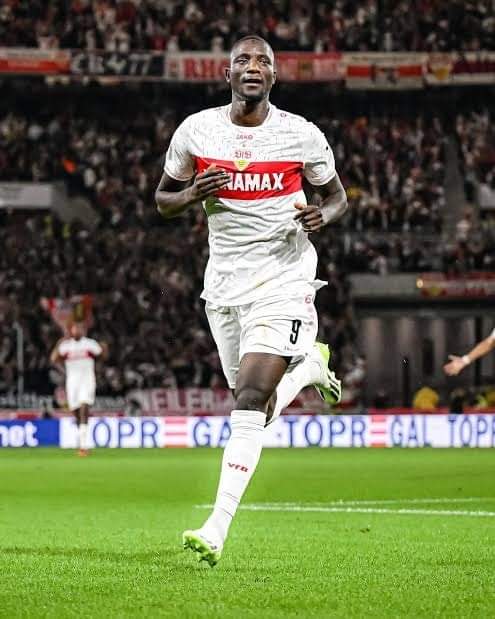 Arsenal and Chelsea compete for new striker