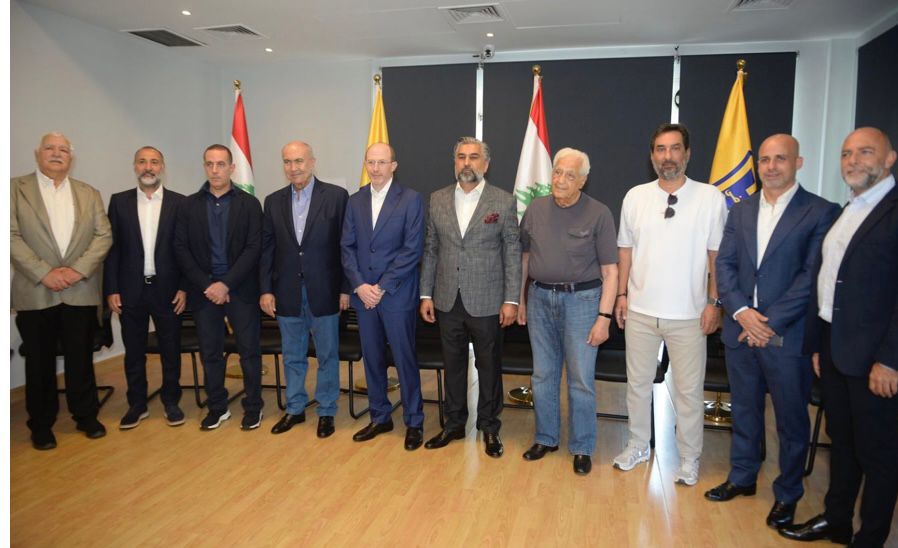 خماسية تاريخية
والرياضي يستقبل بحفاوة جماهيرية