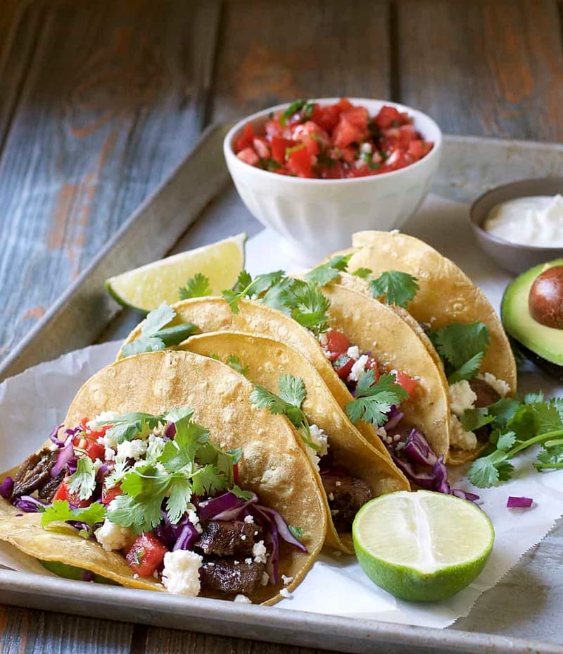 Tacos de carne asada