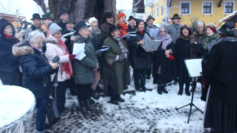 Weihnachtsliedersingen am Faistenauer "Advent unter der Linde"