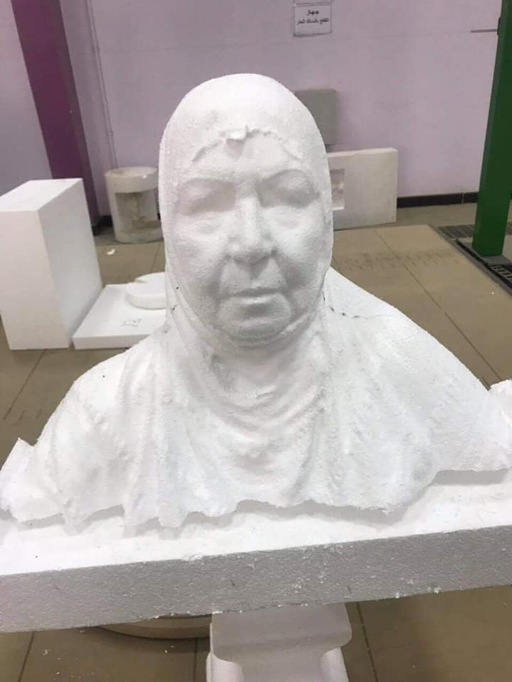 تنفيذا لتوجيهات وزير الثقافة ..  الفنون التشكيلية تنجز 50℅ من تمثال السيدة ام قصي