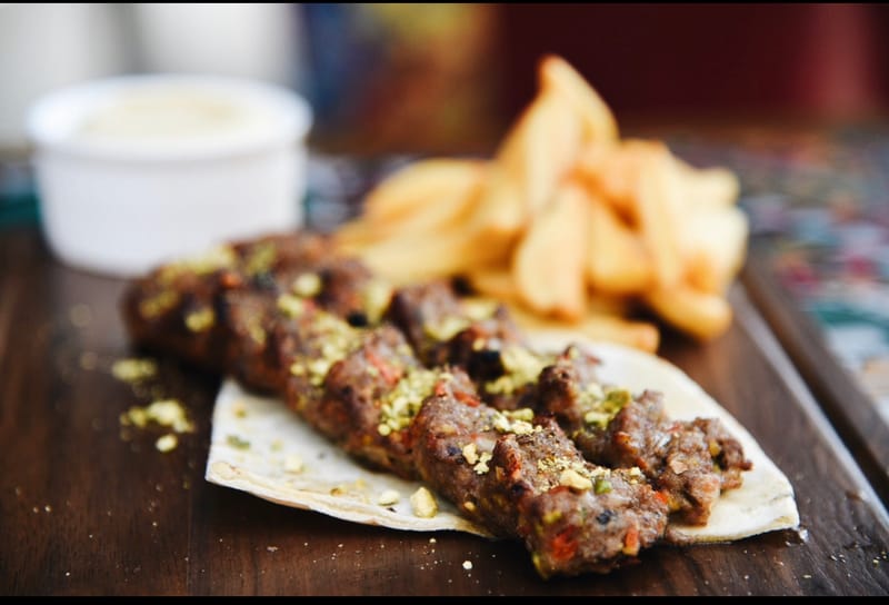 كباب بالفستق والموزاريلا