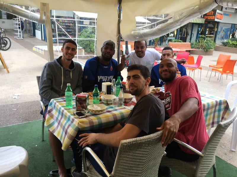 חומוס שקשוקה