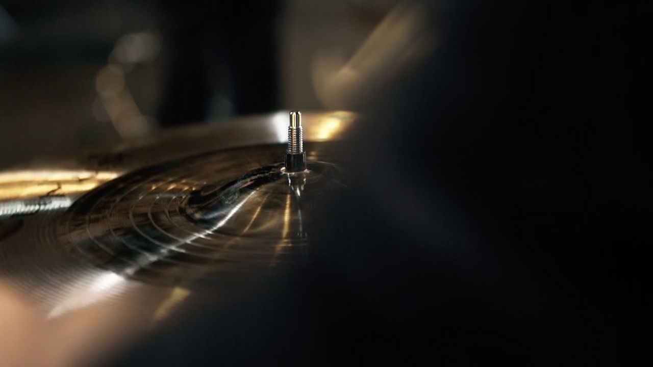 Musica Trailer Ikeda 100 cymbals