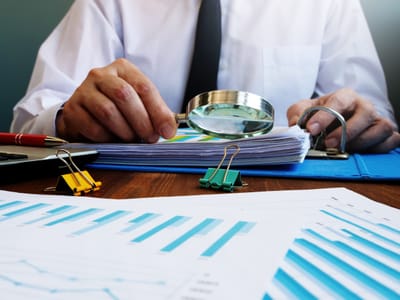 Détective privé et huissier de justice: des professions complémentaires pour l’entreprise