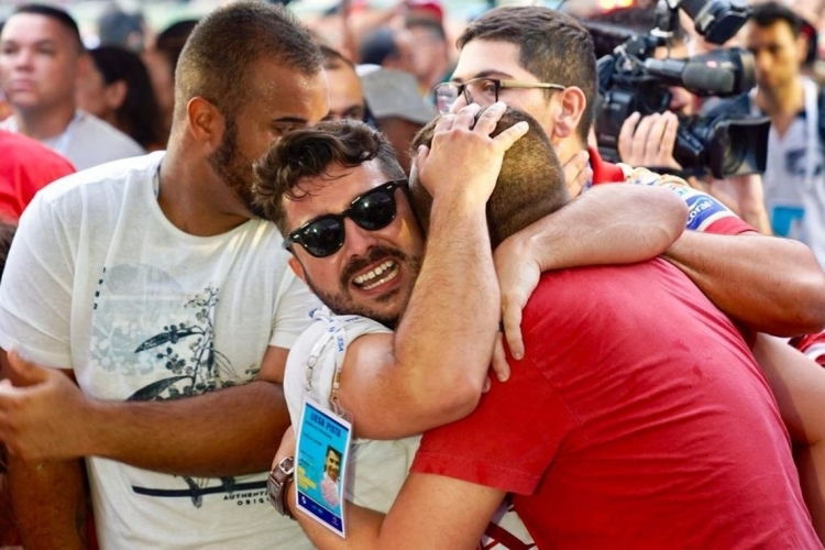 Carnavalesco Cantagalense Tarcisio Zanon é Campeão do grupo especial no Rio com a Viradouro