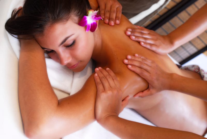 FOUR HANDS MASSAGE