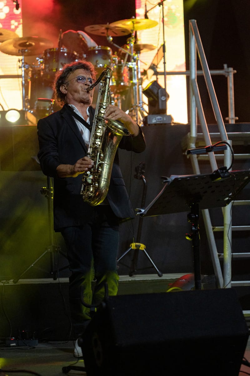 BE  DEL saxophoniste