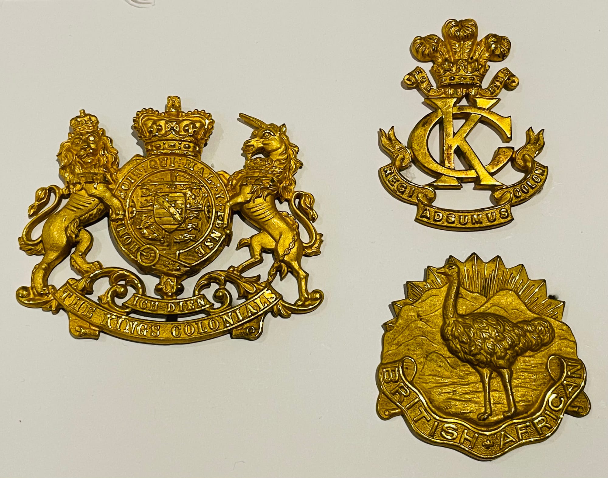 'A' British African Squadron Officer's Headdress Badge set - first pattern hat