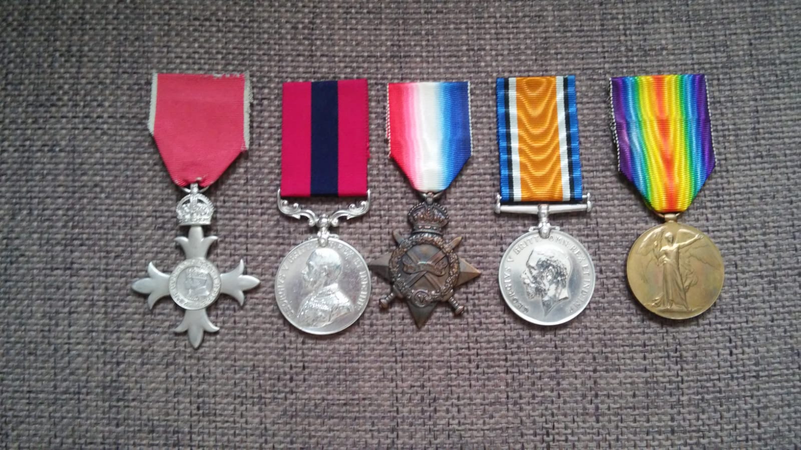 BLACKBURN, Edward H. 723. Serjeant. 3rd Troop, 'A' Squadron. Awarded the Distinguished Conduct Medal (named to Serjeant) published in the London Gazette 3/09/1919 and Member of the Order of the British Empire (MBE). 1914/15 Star Medal Trio named as Private on 1914/15 Star and Serjeant on British War and Victory Medals. MBE unnamed as issued. Awarded civilian OBE in 1953. His group of five medals are held in a private collection in the UK with a photographs of them with their courtesy.