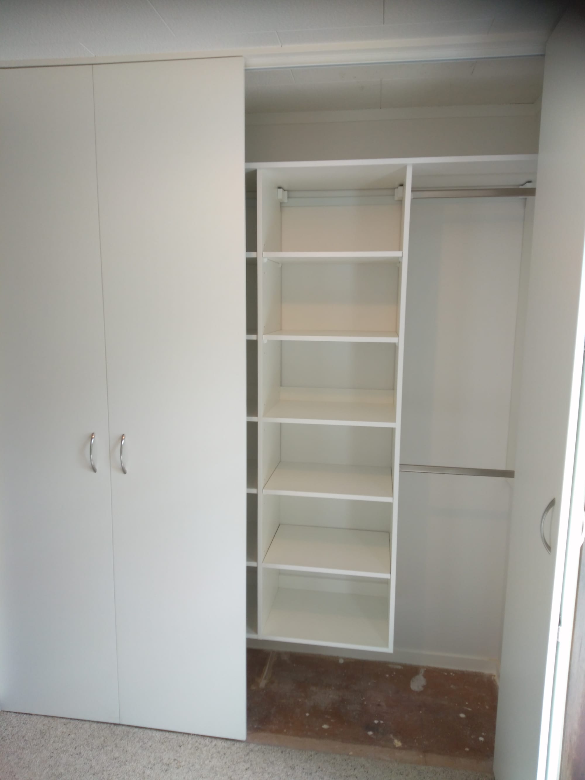 Wardrobe System with bi-fold doors (pic 2)