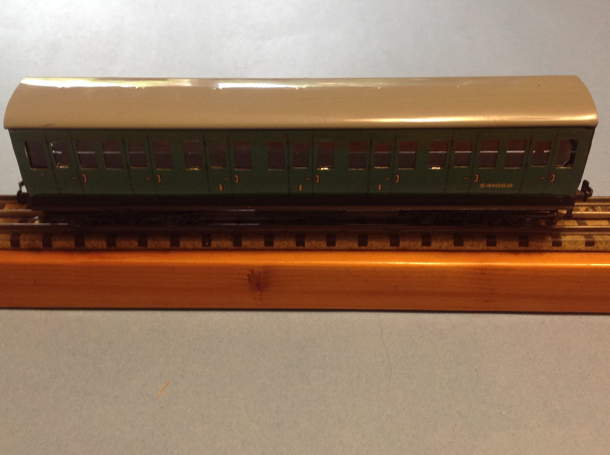 4025 BR Suburban Coach  1st/2nd  SR  No.S41060