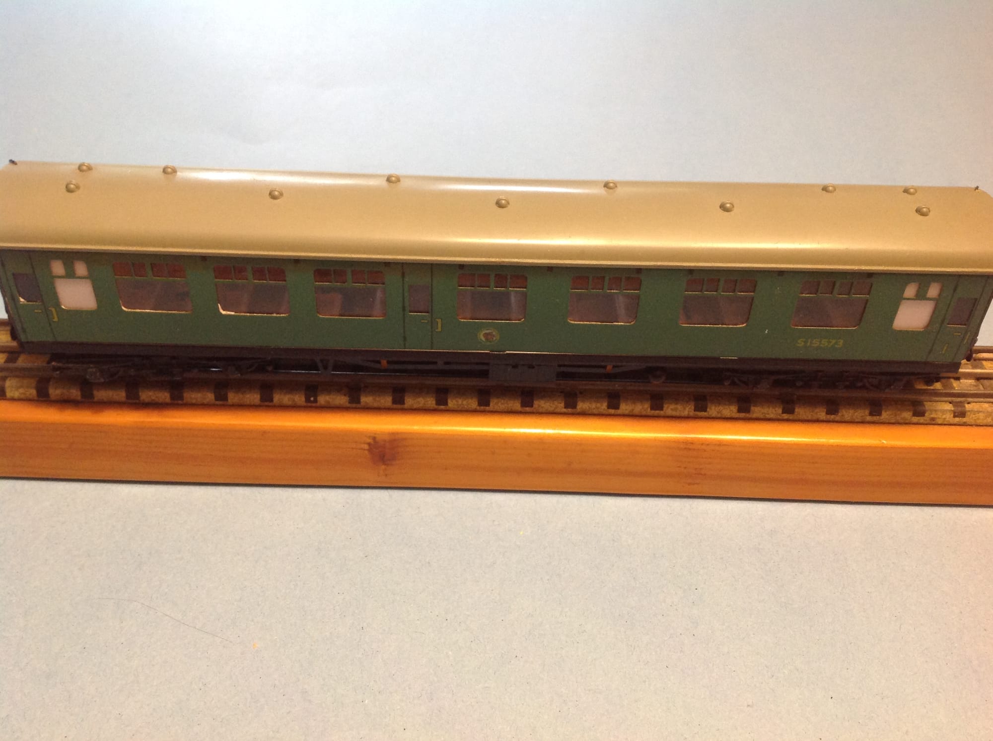 4054 BR Composite Coach 1st/2nd  SR No.S15573