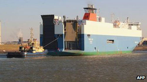 pv chuyển hàng hóa đi khắp trái đất