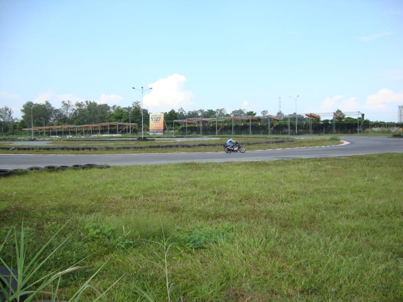 250 km/h tốc độ như tia sáng