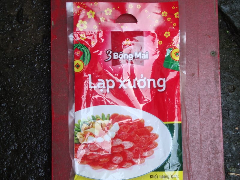 năm 2019 ăn lạp xuởng vissan 3 bông mai bị bại liệt và tay chân run như sợi dây đàn