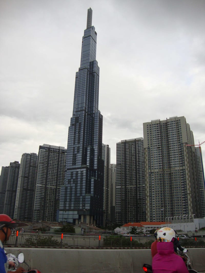 thành phố 10 triệu người ở land mark building -chân cầu sài gòn quận bình thạnh sài gòn-topaz q 12 hcm city