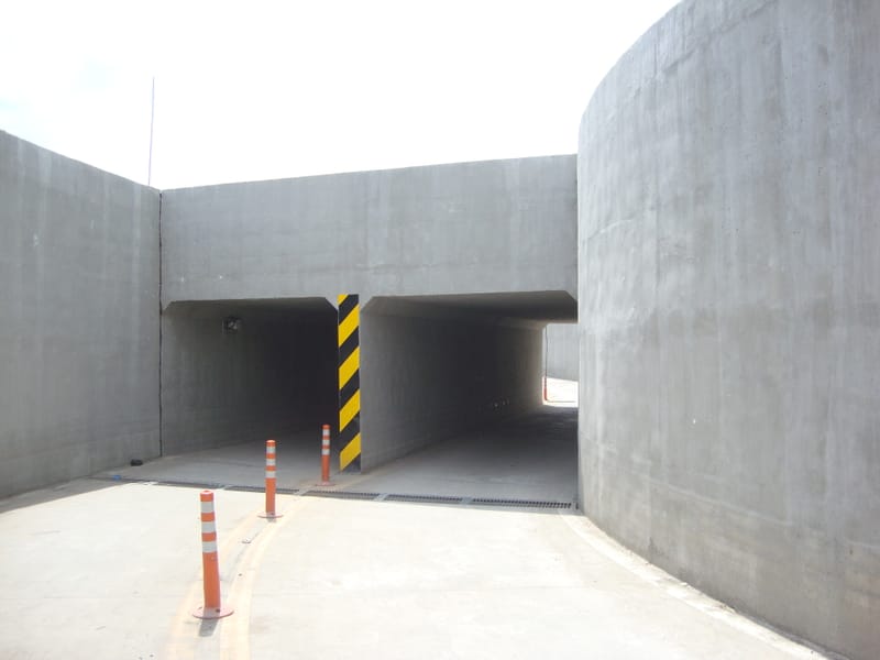 hầm đường bộ cho xe giao cắt với đường sắt-không gián đoạn giao thông không tai nạn giao thông