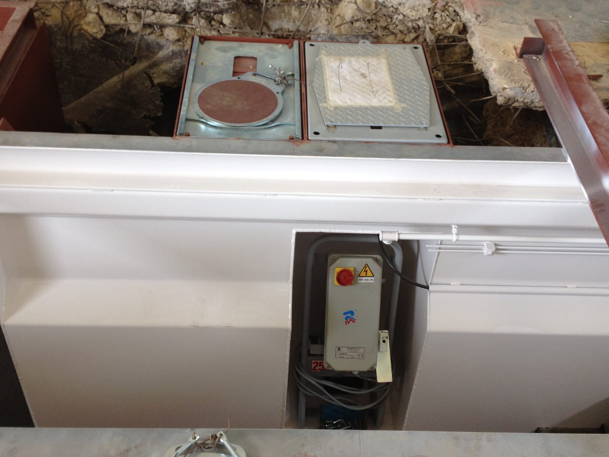 Prefabricated installation of cabinet, wheelplay detectors & turning plates.