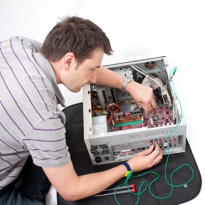 Guide To Finding The Best Computer Repair Experts image