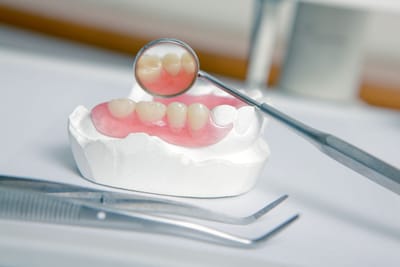 For Which Common Problems With Denture You Need To Go For The Clinic?