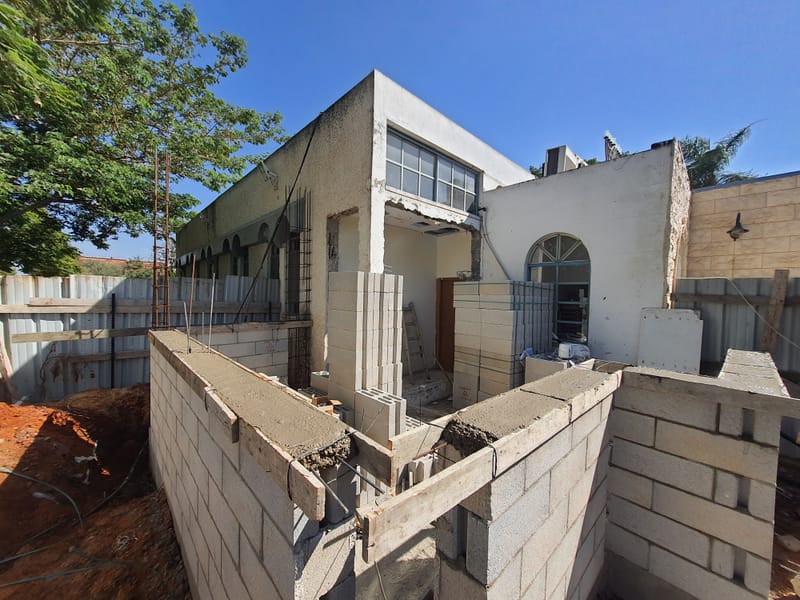 תוספת לבית כנסת