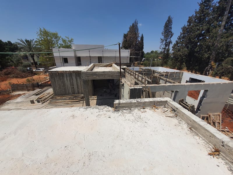 חיזוק יסודות וטיפול יסודי למבנה ישן בפרדס חנה