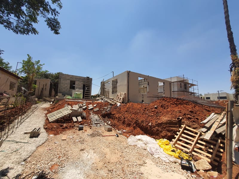 חיזוק יסודות וטיפול יסודי למבנה ישן בפרדס חנה