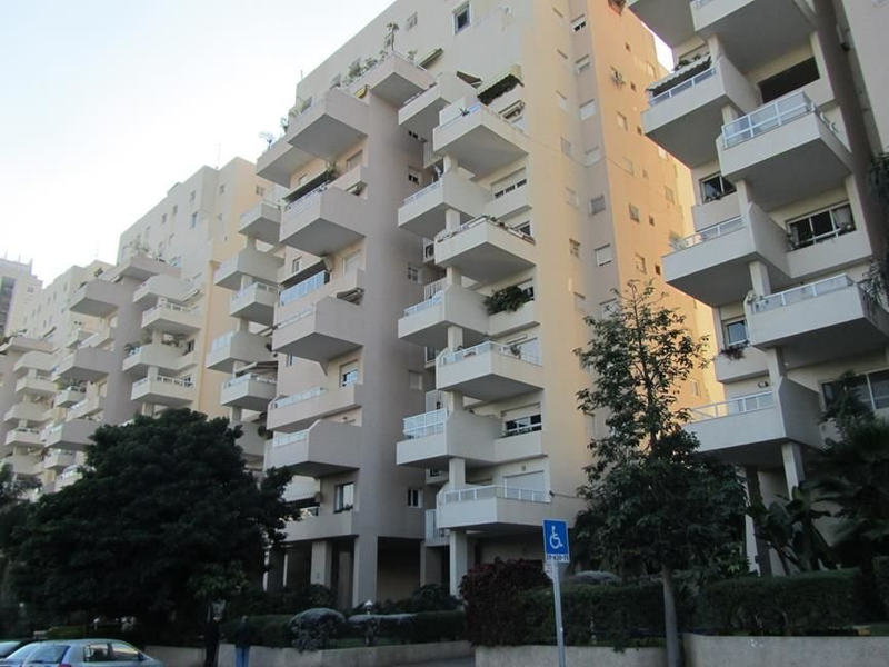 חיזוק עמודים סדוקים במבנה קומות