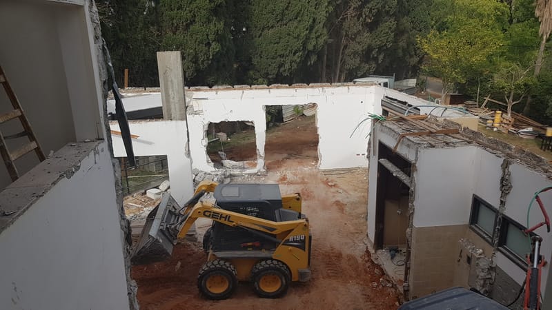 חיזוק יסודות במבנה בפרדס חנה 