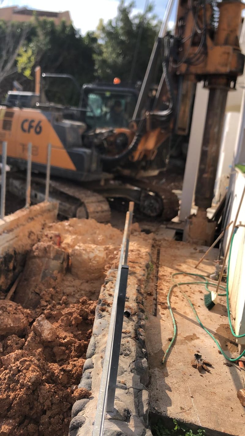 שיקום יסודות במבנה סדוק 