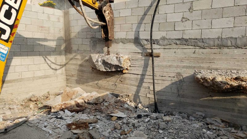 חיזוק יסודות ושיפוץ מבנה ביישוב חרמש