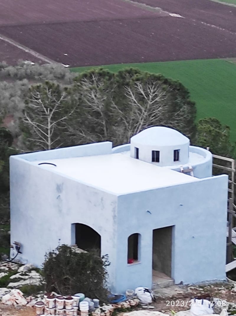 מקווה במעוז צבי - נבנה על גבי סלעים ללא יסודות