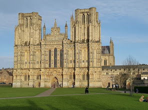 CHRISTMAS LUNCH AT THE BISHOPS PALACE, WELLS