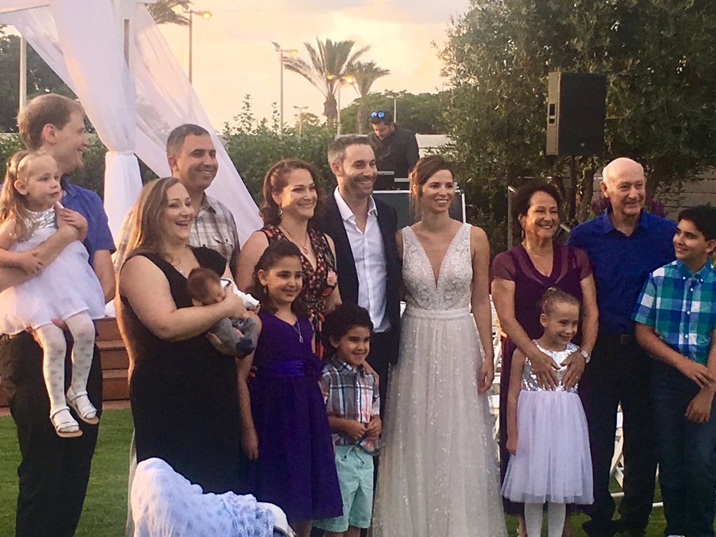 משפחת דוברוב בחתונה של גיא ורוזלי 2018