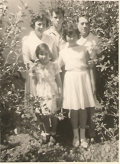 אהרן, רות, יוסי, מיכל ודלית 1961