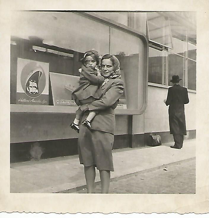 רות פרנק ואווה סימונס 1948