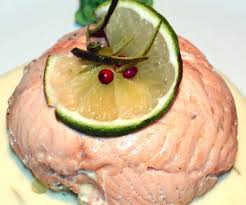 Paupiette de saumon mousse de st jacques sauce mandarine imperiale