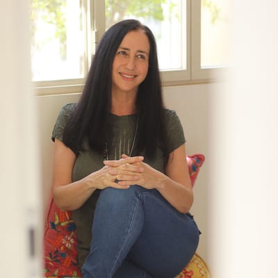 איריס - מאמנת