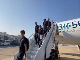 South African team in last-minute dash to Pakistan