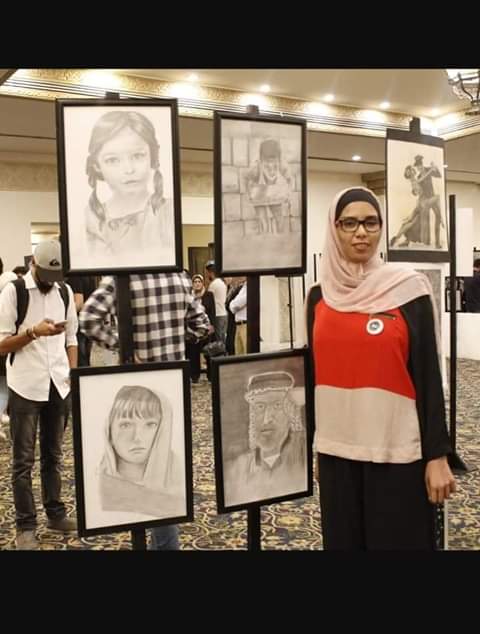 الرسامة المبدعة باسمه عايش