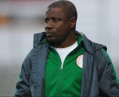 Super Eagles chief coach, Salisu Yusuf, caught on camera taking cash to influence players’ selection (Video)
